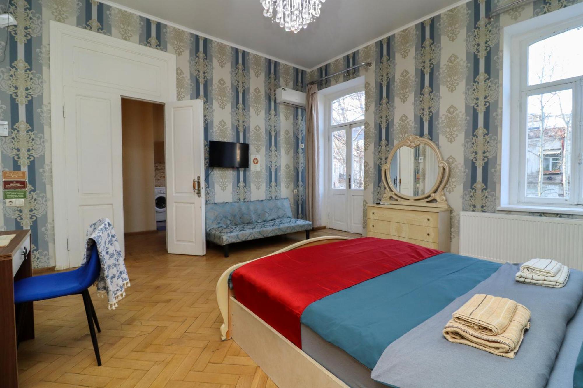 Хостел Leon Rooms Тбилиси Экстерьер фото