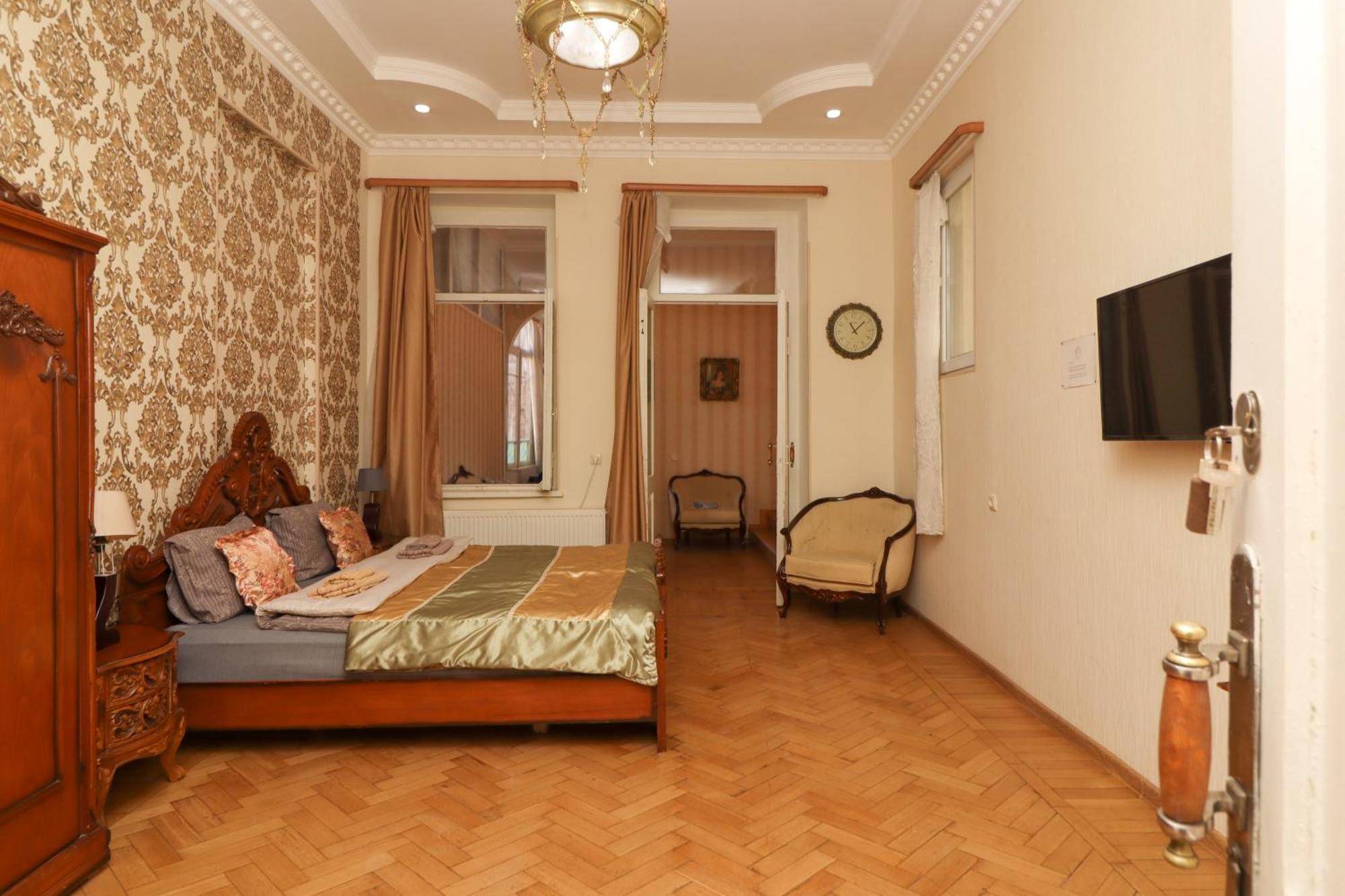 Хостел Leon Rooms Тбилиси Экстерьер фото